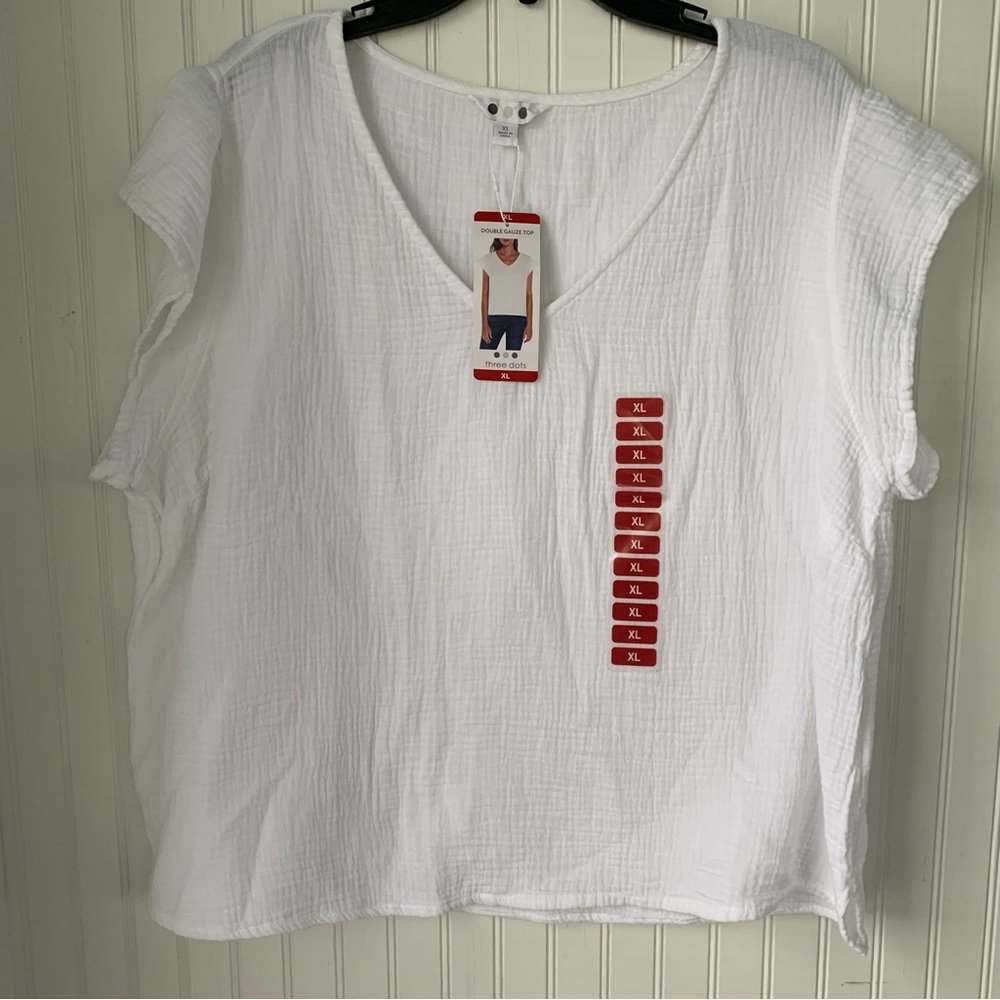 Three Dots (NWT) XL Women's White V-Neck Top with cap sleeves